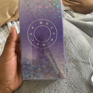 Becca Prismatica Barbie Ferreira